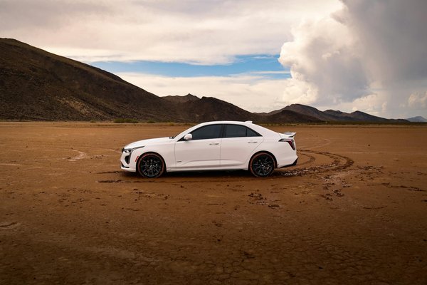 Welche Zubehörteile sind für eine lange Motorradtour unverzichtbar?